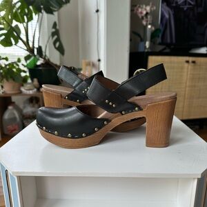Closed toe Dansko heel